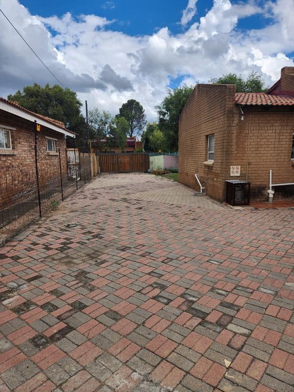 10 Bedroom Property for Sale in Montshioa North West